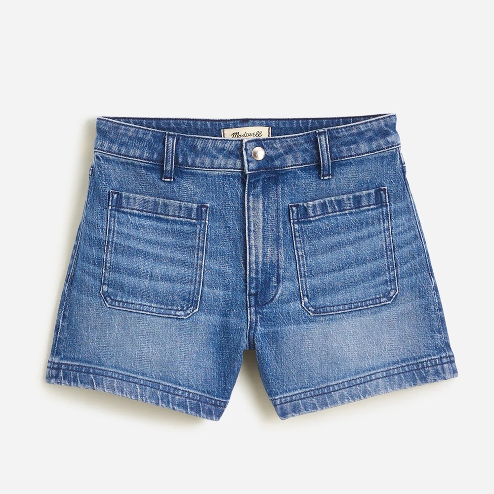 Madewell “Emmett” Patch Pocket Denim Shorts in a size 30